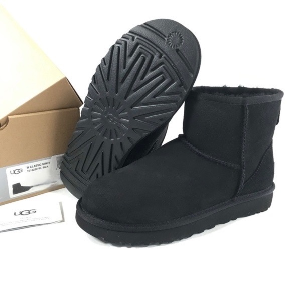 NEW UGG Women's Classic Mini II Boot Black BOOTIE COZY & CHIC NIB - Picture 3 of 5
